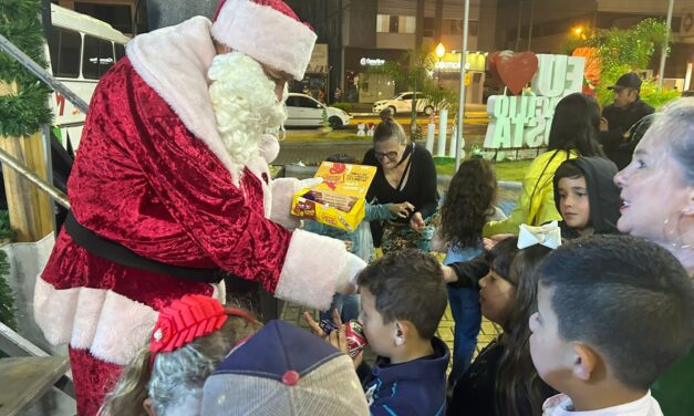 Rádio Cidade distribui mais de mil brinquedos durante Festa de Natal