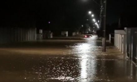Chuva castiga a cidade de Rodeio, deixando mortos e desaparecidos