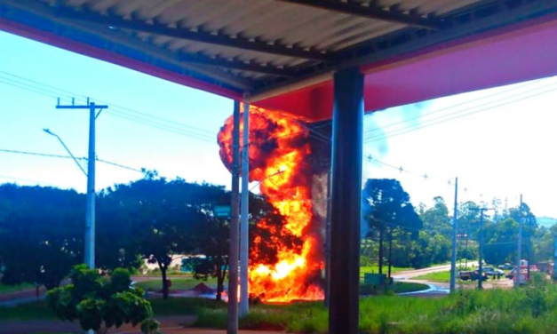 Caminhão-tanque explode na BR-282, em Santa Catarina