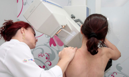 Substituição de implante decorrente de câncer de mama agora é garantida por lei