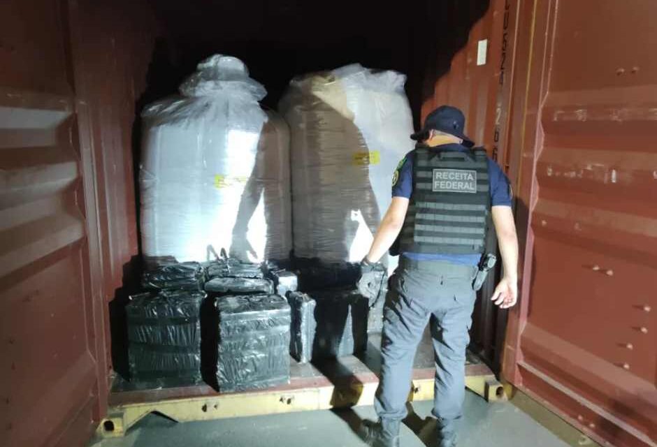 Carga suína no Porto de Navegantes, em SC, escondia 329 quilos de cocaína; quatro são presos