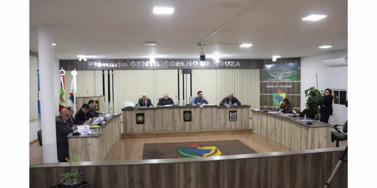 Câmara de Otacílio Costa aprova projetos de lei para educação e cultura e moção de apelo por melhoria da rede elétrica em Águas Paradas