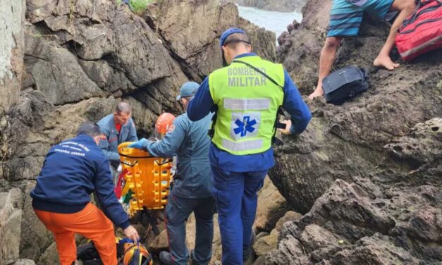 Turista do PR é resgatado de helicóptero após cair durante trilha