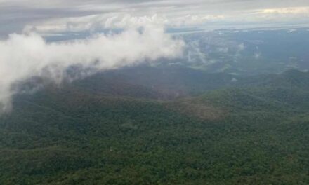 Avião desaparece na Serra do Mar no Paraná, próximo à divisa com SC