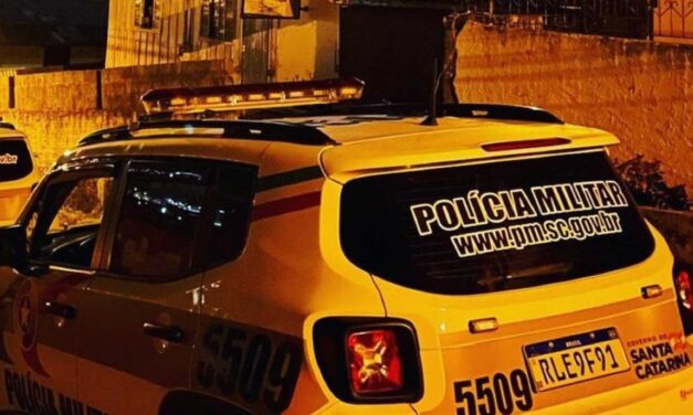 Em Otacílio Costa, a Polícia Militar efetuou a prisão de três pessoas por tráfico na madrugada desta quinta-feira