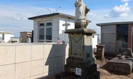QR Code em sepulturas divulga histórias de pessoas em cemitério da Serra Catarinense