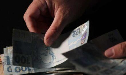 Vereadores de Blumenau aprovam aumento de R$ 4 mil nos próprios salários