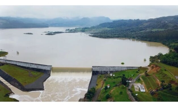 Defesa Civil abre quatro comportas da Barragem Oeste em Taió