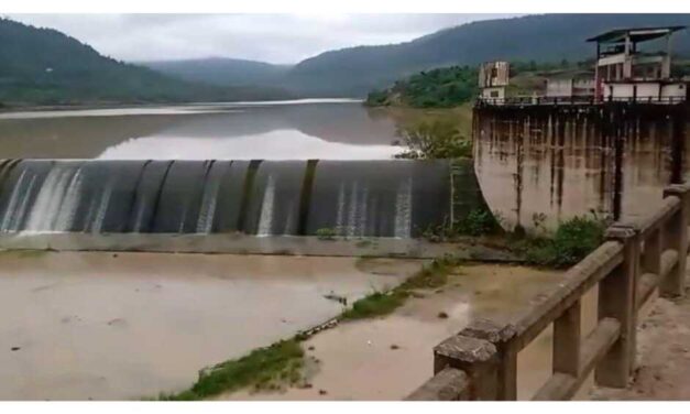 Barragem Norte de José Boiteux transborda pela primeira vez na história