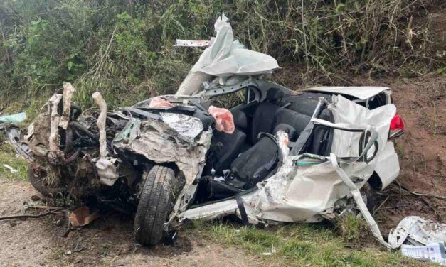 Grave acidente envolvendo 4 veículos mata uma pessoa na BR-282