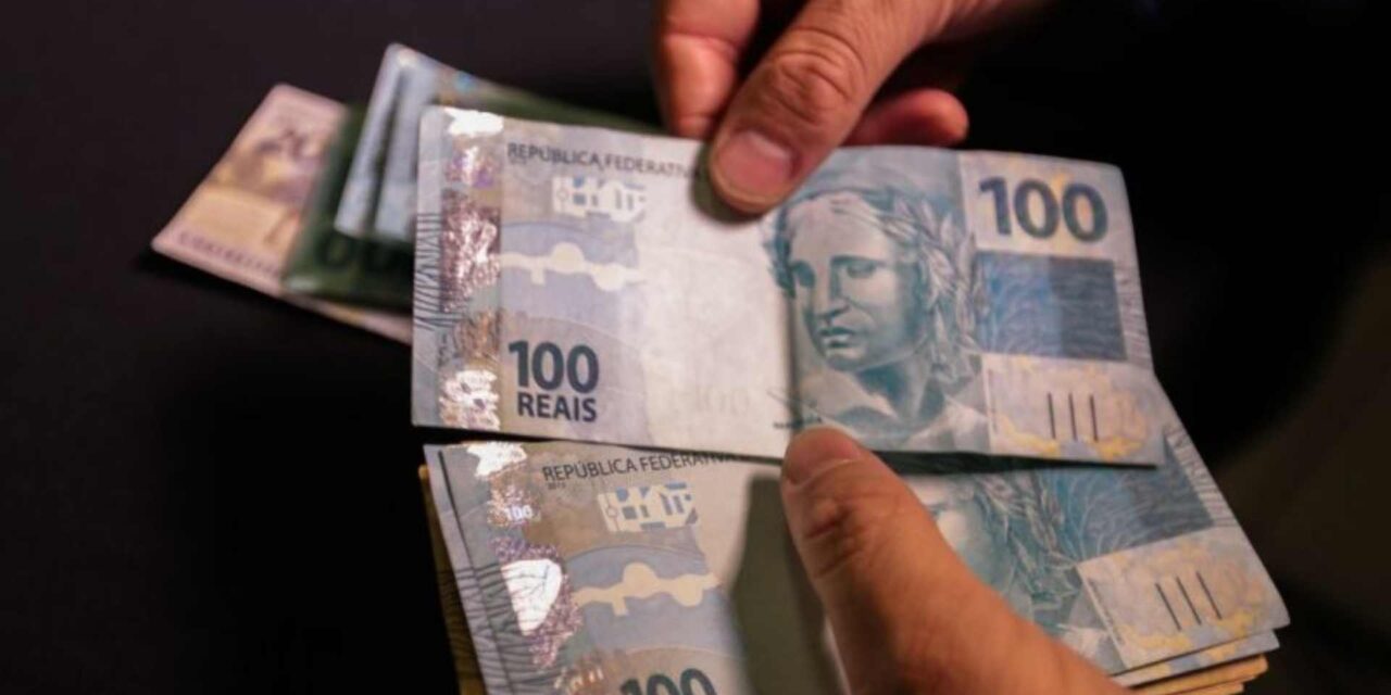 Salário mínimo de R$ 1.412 já está em vigor