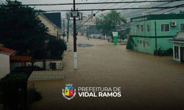 Prefeitura de Vidal Ramos emite nota após forte enxurrada que atingiu o município nesta quinta (16)