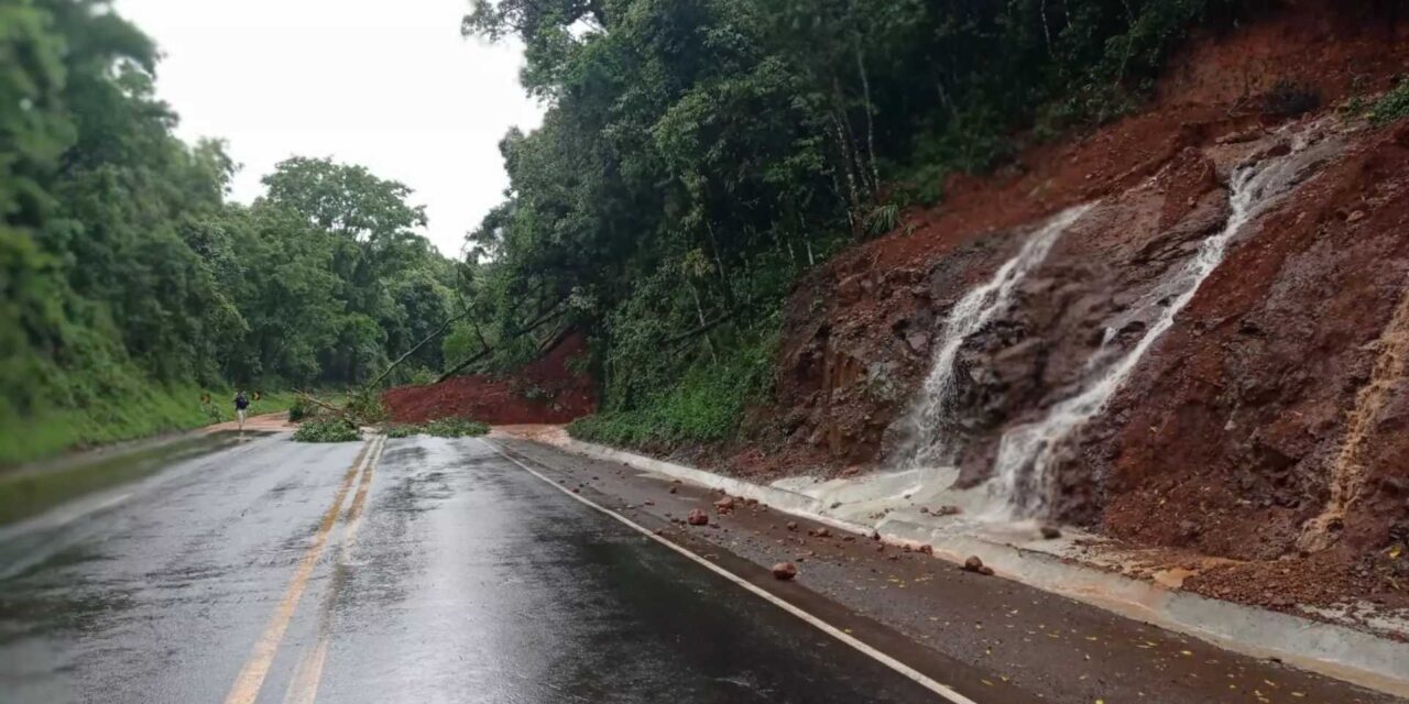 Veja quais rodovias seguem interditadas em Santa Catarina