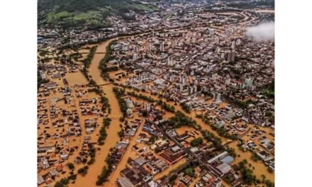 Rio do Sul registra segunda maior enchente da história com rio em 13 metros