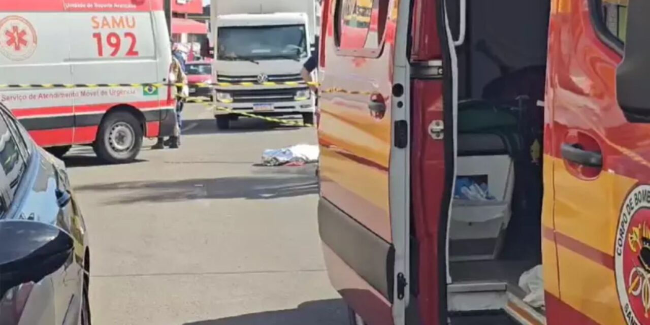 Homem escapa de atropelamento por caminhão, mas é atingido por carro e morre em Lages