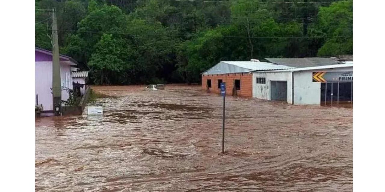 Força-tarefa do governo federal visita áreas atingidas por enchentes em SC