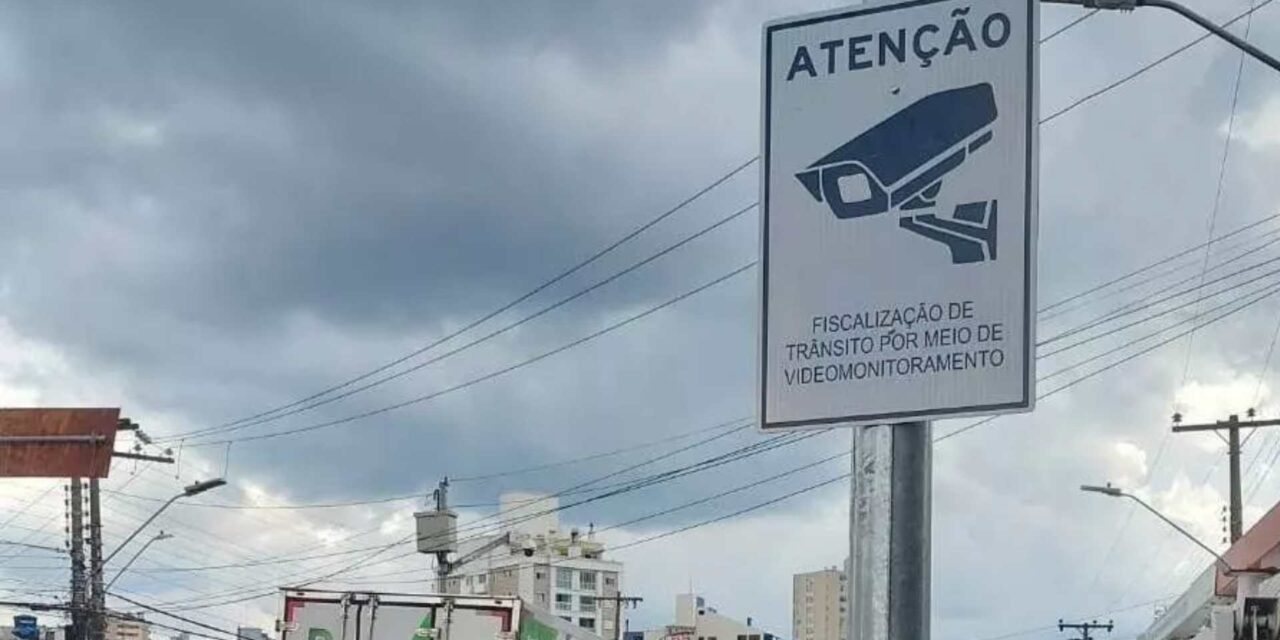 Câmeras no trânsito de Lages voltam a funcionar: motoristas devem redobrar a atenção