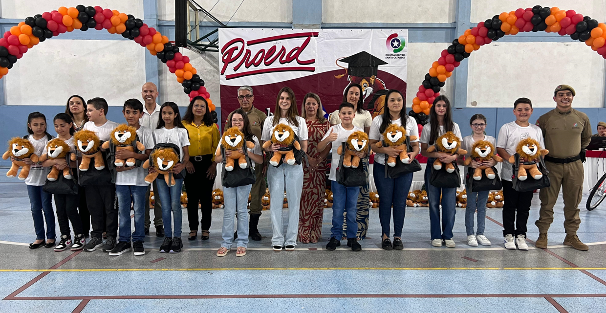 Formatura do PROERD em Otacílio Costa, reuniu mais de 230 alunos