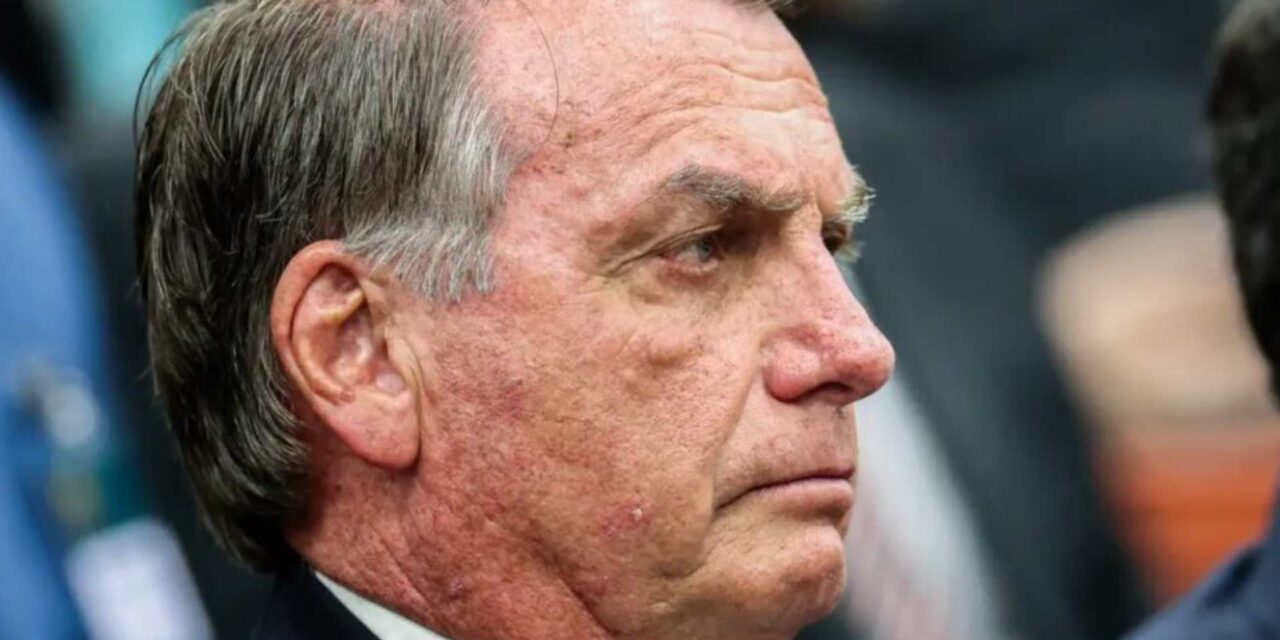 Bolsonaro tem prisão domiciliar decretada pelo STF
